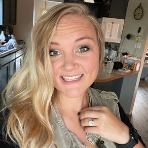 Meet your Posher, Alicia